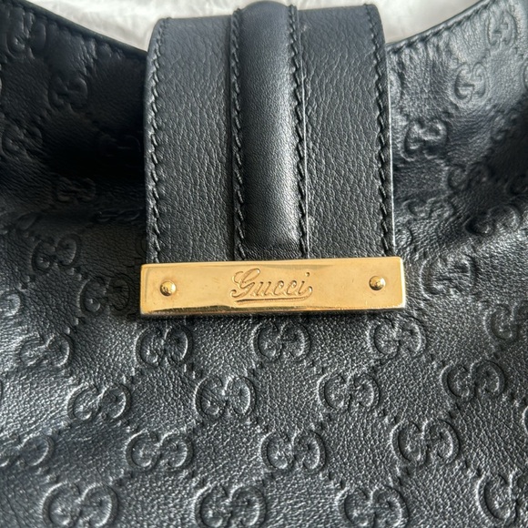 Gucci GG Signature Ladies Hobo - Picture 4 of 12